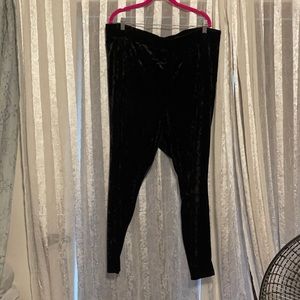 Torrid size 4 black crushed velvet legging